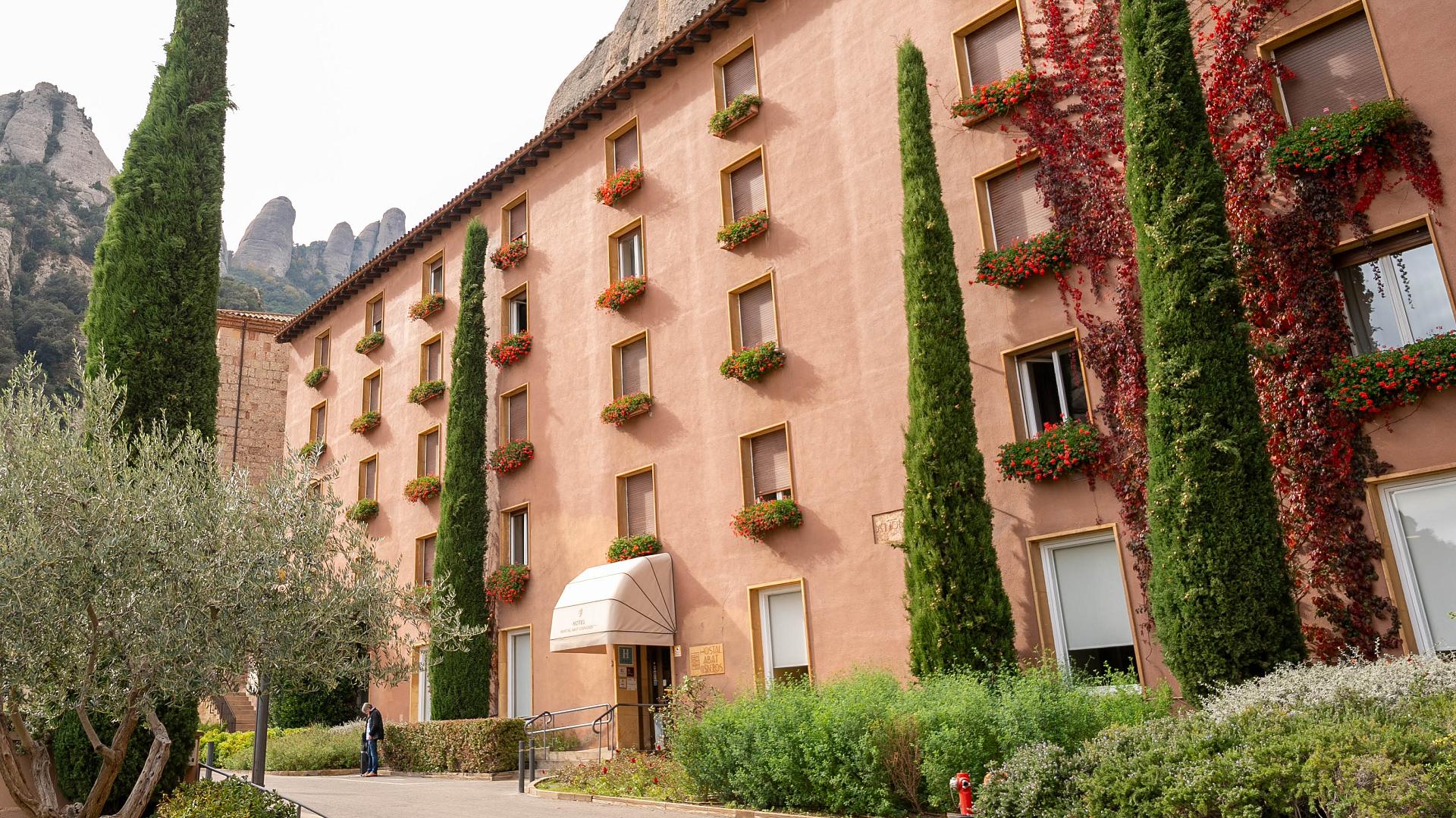 Hostal Abat Cisneros