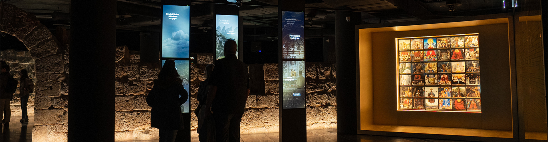 Espai immersiu a la Sala dels Murs del s. XIV