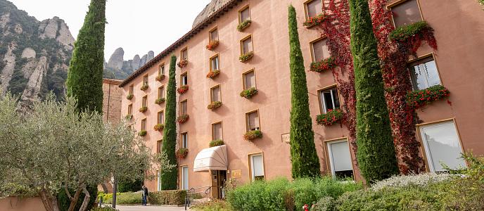 Hostal Abat Cisneros